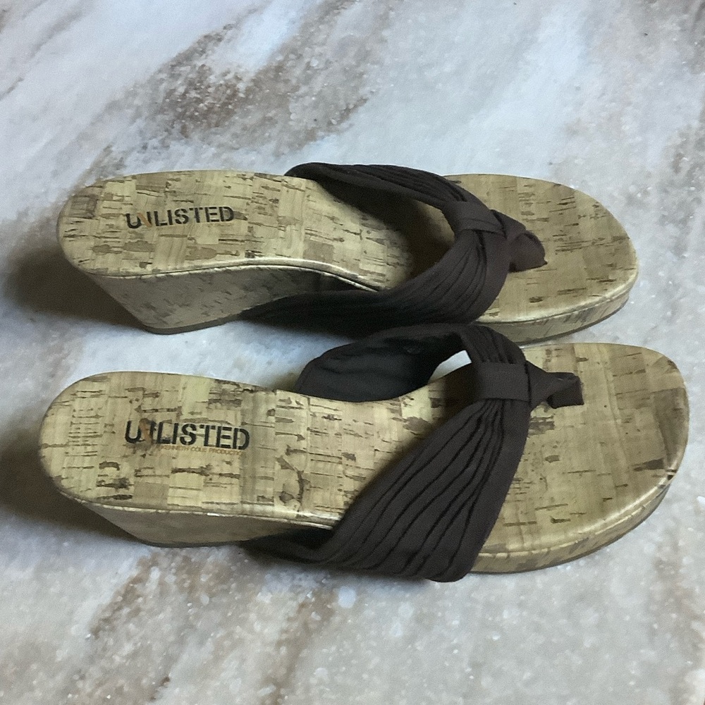 😍Unlisted Tan and Brown Wedge Sandals😍